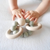 Hochet de Dentition Double avec Boule Bois - Noisette Pique Chewies & More