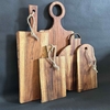 Petite Planche à découper en bois ronde Opjet