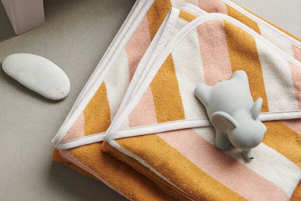 Sortie de bain et gants de toilette